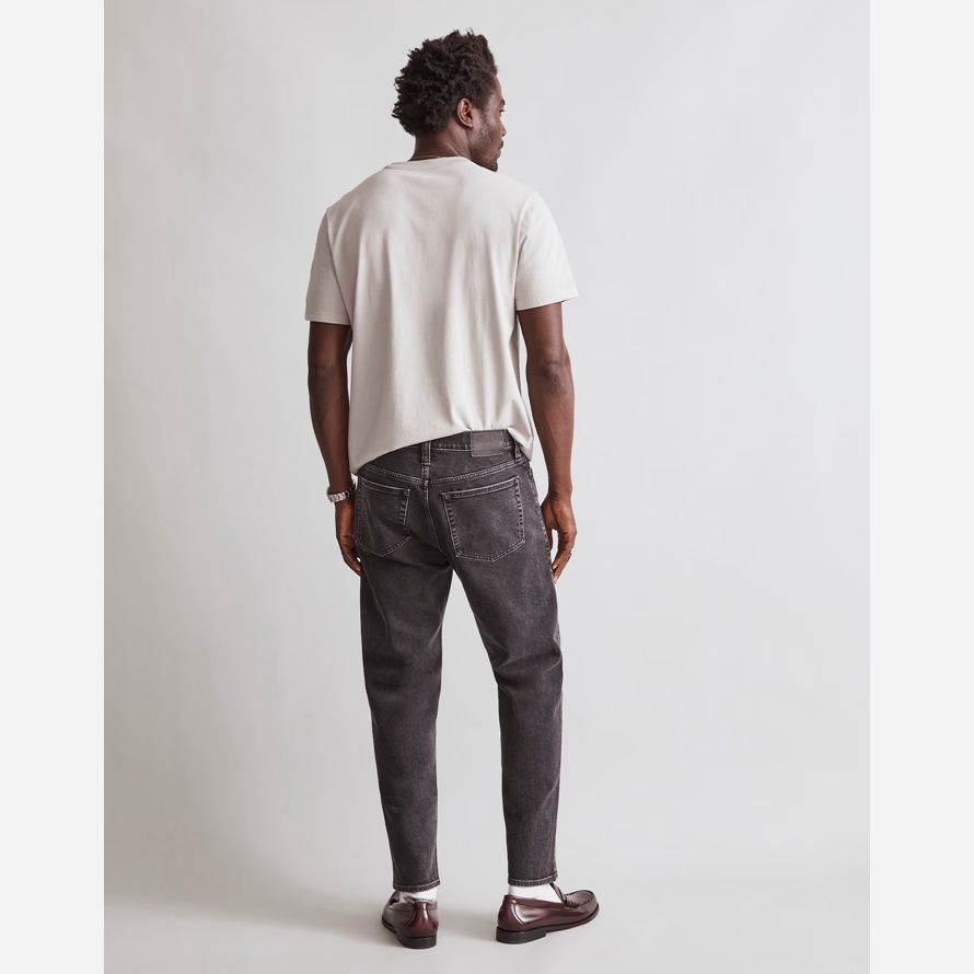 madewell relajado cono jeans de color gris oscuro